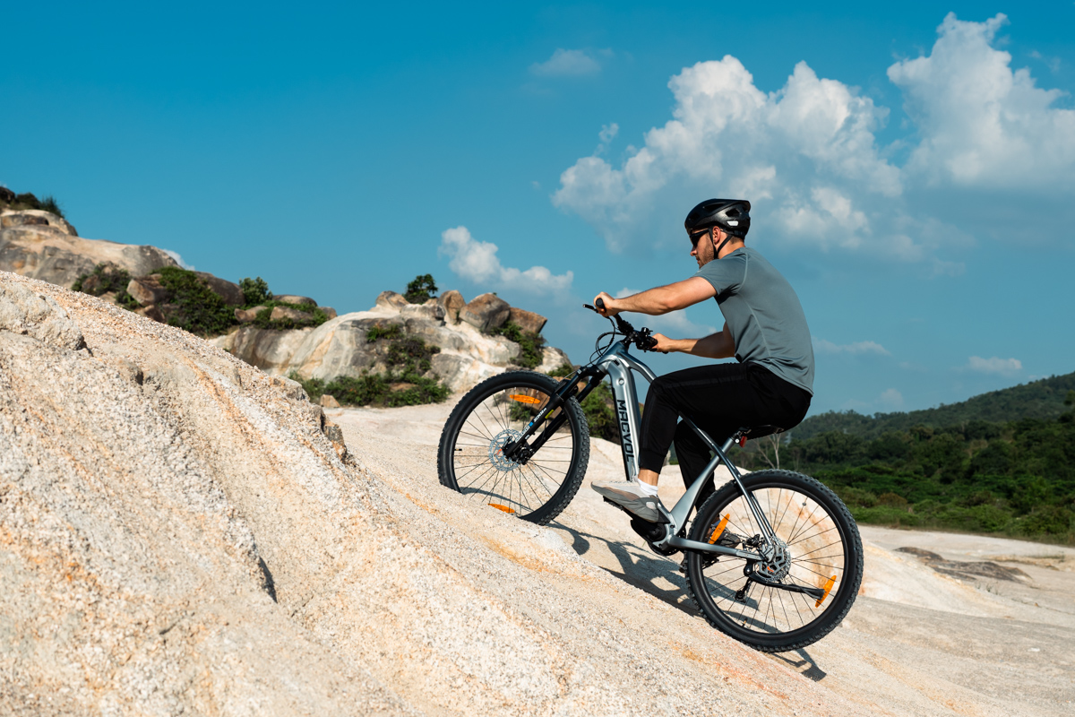 macvol ebike climbing